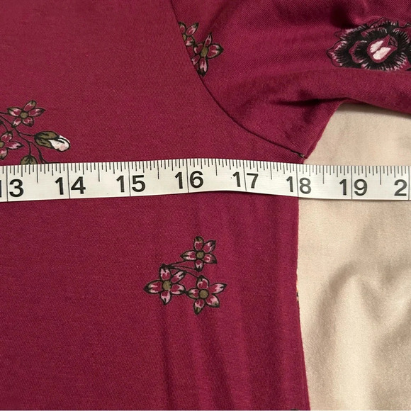 Ann Taylor LOFT Outlet Women XS Fuschia Long Sleeve Button Henley Floral Top - Picture 7 of 8